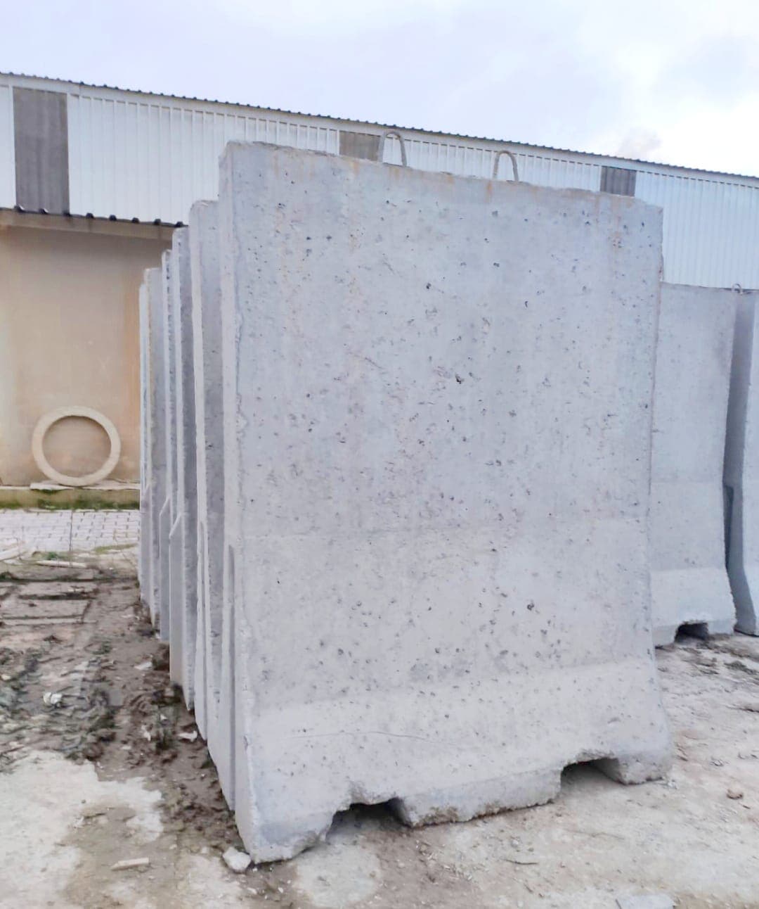 2 Metrelik Beton Bariyer